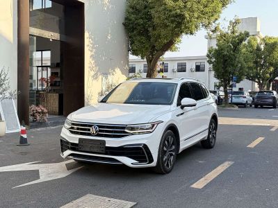 Volkswagen Tiguan L, 2021 г., белый, 58 000 км Volkswagen Tiguan L 2022 330TSI автомат одна ведущая ось R-Line комплектация «Юэсян»