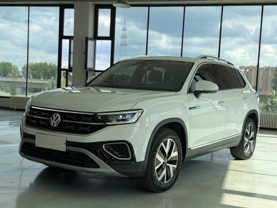 Volkswagen Tayron, 2023 г., белый, 48 000 км Volkswagen Tayron 2023 330TSI одна ведущая ось комплектация «Люкс Plus», исполнение «Цзиньцзе»