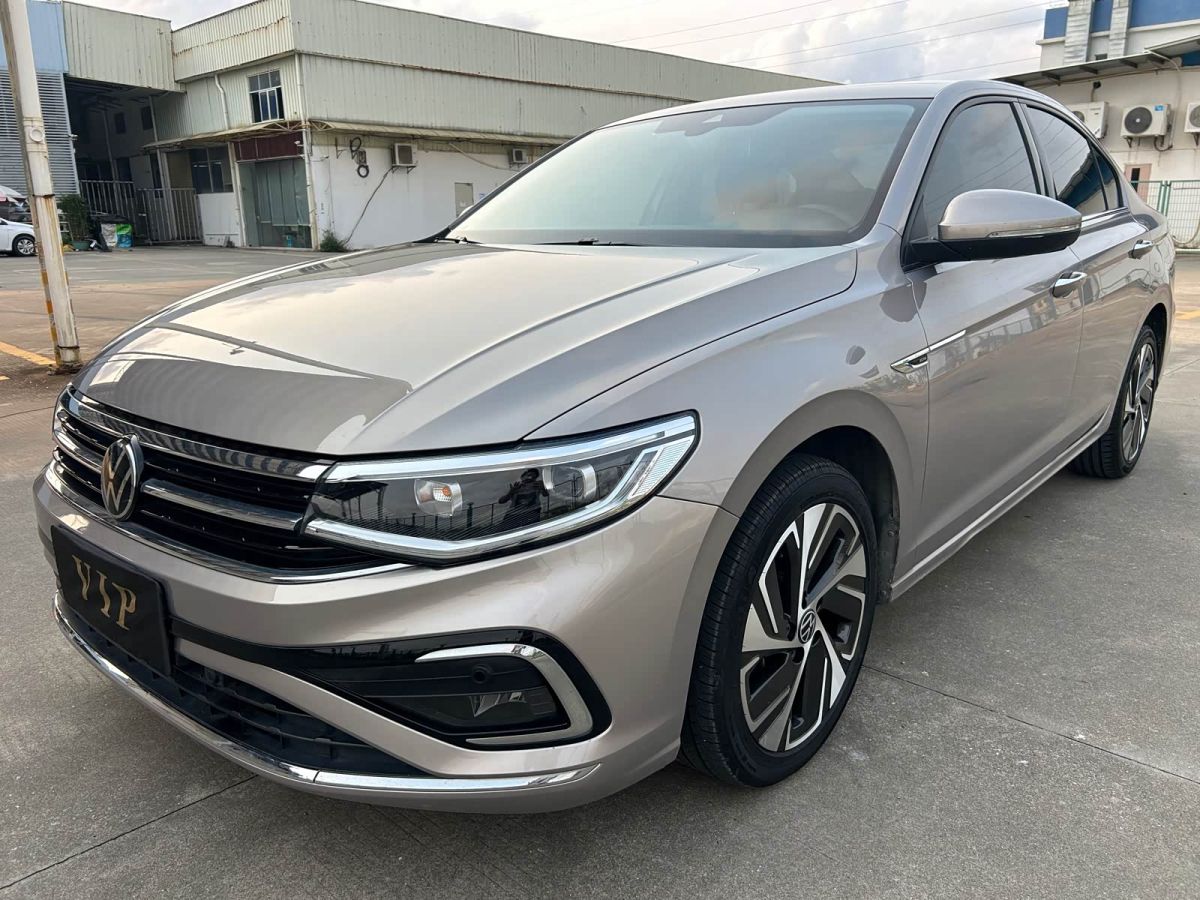 Volkswagen Bora, 2023 г., шампань / коричневый, 80 000 км Volkswagen Bora 2023 300TSI DSG комплектация «Цзуньсин»