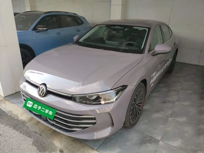 Volkswagen Passat, 2024 г., красный / фиолетовый, 35 100 км Volkswagen Passat 2025 Pro 380TSI Лунцзунь версия