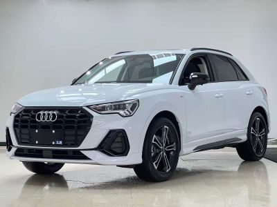 Audi Q3, 2022 г., белый, 28 000 км Audi 奥迪Q3, 2022 г., белый, 28 000 км