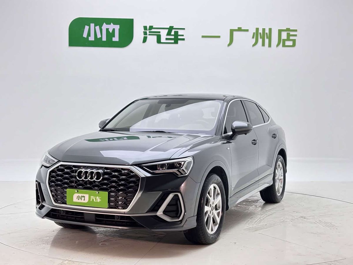 Audi 奥迪Q3 Sportback, 2022 г., серебристый / серый, 26 000 км