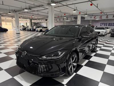 Volkswagen Lamando, 2022 г., серебристый / серый, 33 000 км Volkswagen Lamando 2022 Lamando L 280TSI DSG комплектация «Кула»