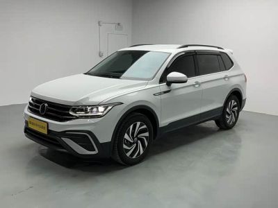 Volkswagen Tiguan L, 2024 г., белый, 28 900 км Volkswagen Tiguan L 2023 330TSI автомат одна ведущая ось Комфорт версия