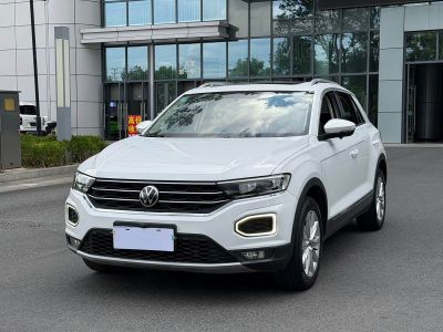 Volkswagen T-Roc, 2022 г., белый, 49 000 км Volkswagen T-Roc 2018 280TSI DSG одна ведущая ось Комфорт китайский экостандарт V