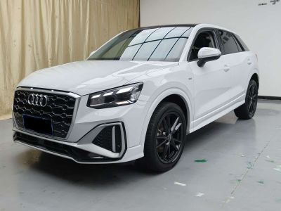 Audi Q2L, 2023 г., белый, 69 000 км Audi 奥迪Q2L, 2023 г., белый, 80 000 км