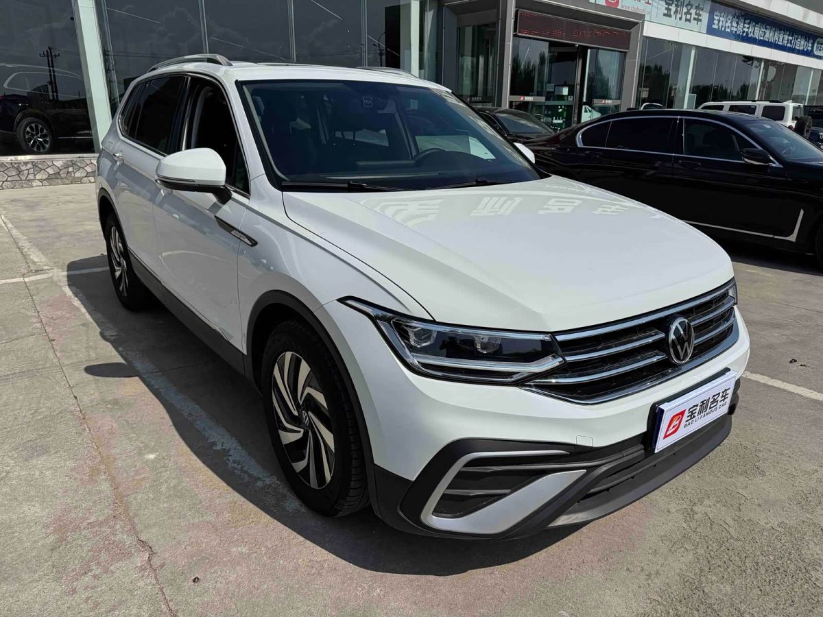 Volkswagen Tiguan L 2024 330TSI автомат одна ведущая ось комплектация «Умный комфорт»
