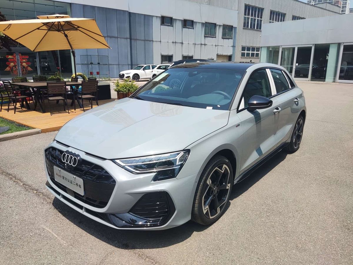 Audi A3, 2026 г., серебристый / серый, 20 км