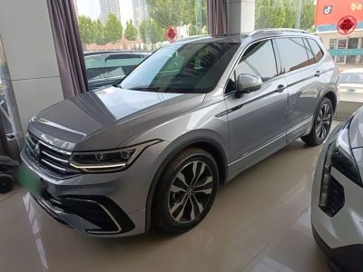 Volkswagen Tiguan L 2022 330TSI автомат одна ведущая ось R-Line комплектация «Юэсян»