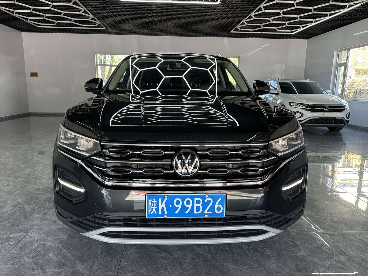 Volkswagen Tayron, 2022 г., чёрный, 39 000 км Volkswagen Tayron 2022 280TSI одна ведущая ось комплектация «Люкс Чжилянь»