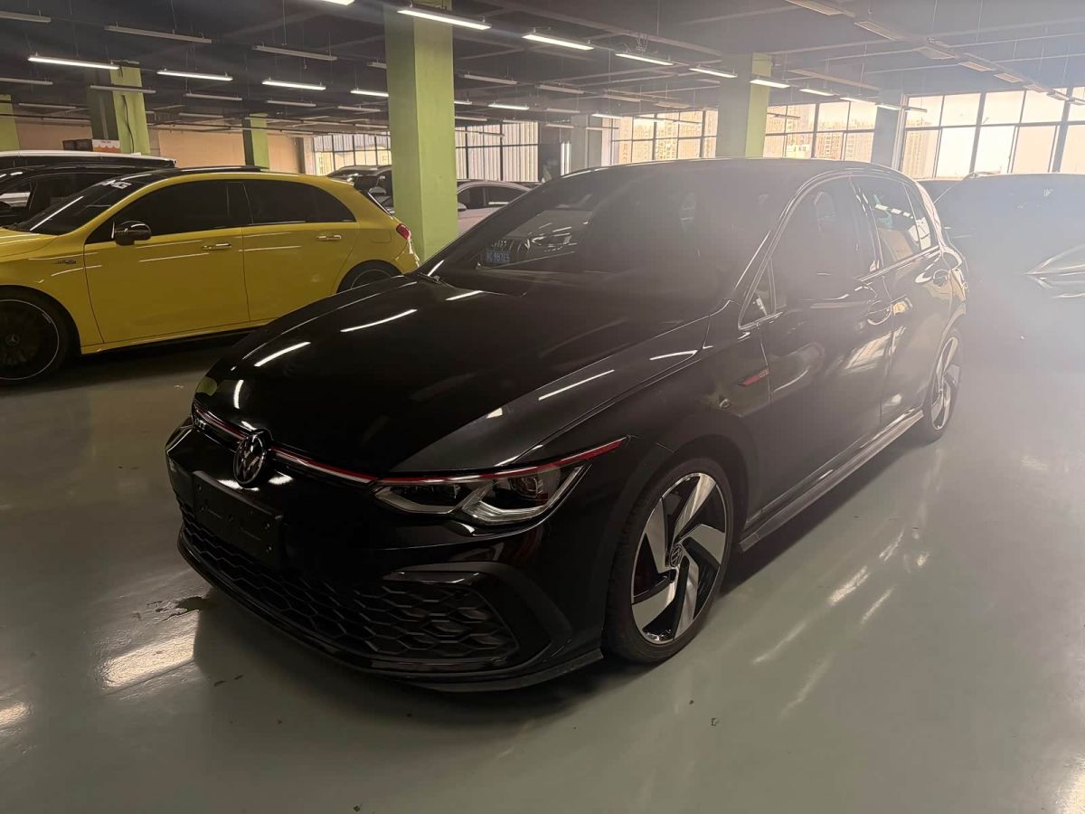 Volkswagen Golf GTI, 2024 г., чёрный, 50 000 км Volkswagen Golf GTI 2023 380TSI DSG GTI
