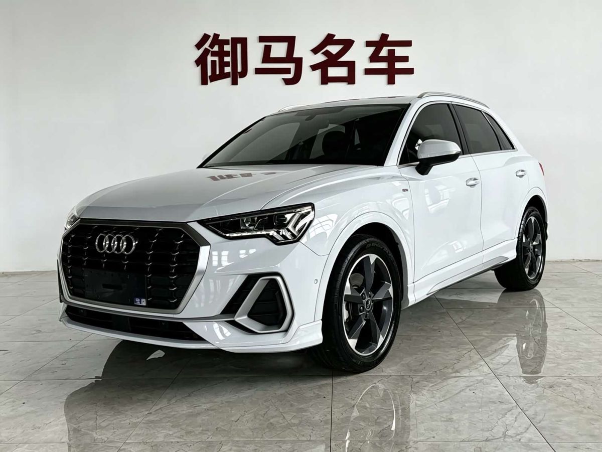 Audi Q3, 2022 г., белый, 22 200 км Audi 奥迪Q3, 2022 г., белый, 22 200 км