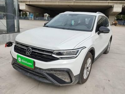 Volkswagen Tiguan L 2024 исполнение «Чучжун» 300TSI автомат одна ведущая ось комплектация «Лунтэн»