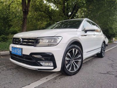 Volkswagen Tiguan L PHEV, 2024 г., белый, 64 000 км Volkswagen Tiguan L 2021 330TSI автомат одна ведущая ось R-Line комплектация «Юэсян»