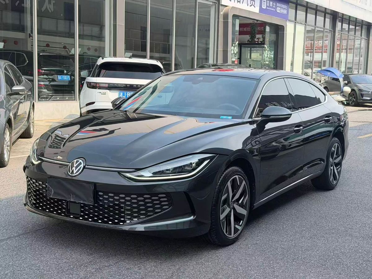 Volkswagen Lamando, 2023 г., серебристый / серый, 30 000 км Volkswagen Lamando 2023 Lamando L 280TSI DSG комплектация «Кула»