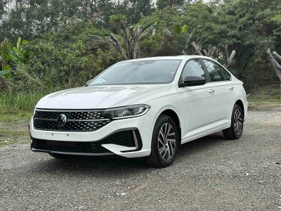 Volkswagen Lavida, 2024 г., белый, 61 000 км Volkswagen Lavida 2024 300TSI DSG исполнение «Звёздное небо» комплектация «Лидер»