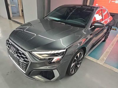Audi A3, 2023 г., серебристый / серый, 25 900 км Audi A3, 2023 г., серебристый / серый, 25 900 км