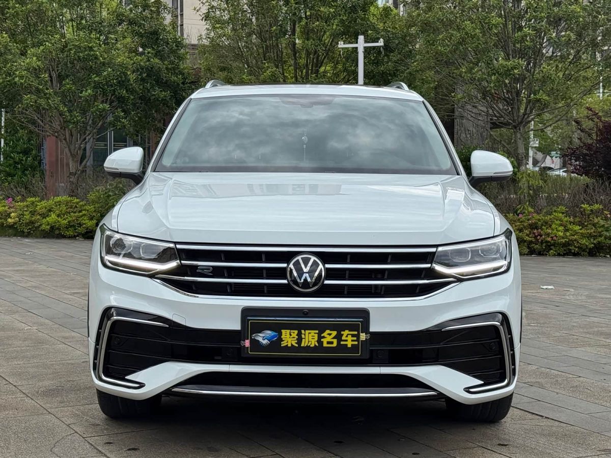 Volkswagen Tiguan L 2024 330TSI автомат одна ведущая ось R-Line комплектация «Юэсян»