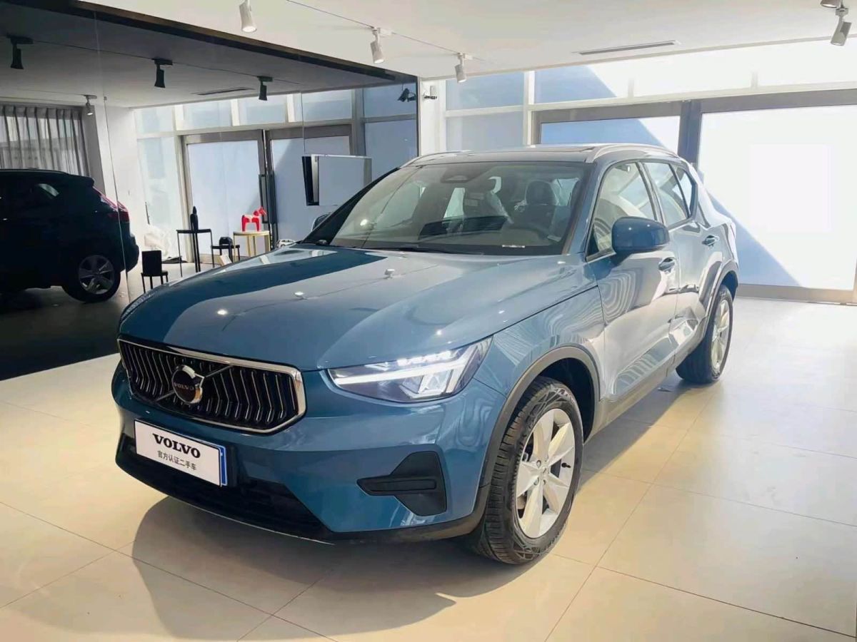 Volvo 沃尔沃XC40, 2023 г., синий, 43 000 км Volvo 沃尔沃XC40, 2023 г., синий, 43 000 км