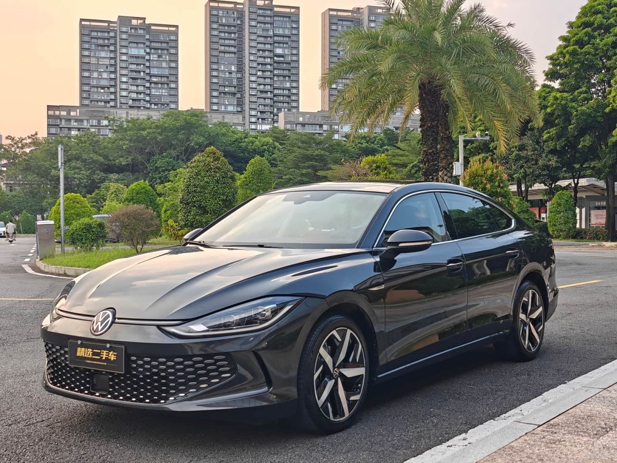 Volkswagen Lamando, 2022 г., серебристый / серый, 70 000 км Volkswagen Lamando 2022 Lamando L 280TSI DSG комплектация «Кула»
