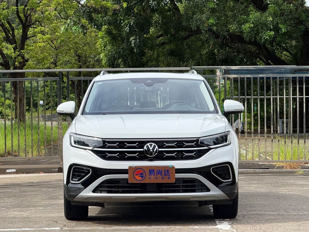 Volkswagen Tayron 2023 330TSI одна ведущая ось комплектация «Люкс Plus», исполнение «Цзиньцзе»
