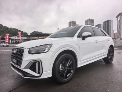 Audi Q2L, 2022 г., белый, 37 100 км Audi 奥迪Q2L, 2022 г., белый, 41 000 км