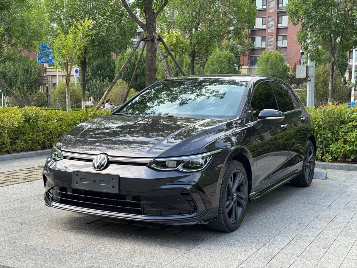 Volkswagen Golf, 2022 г., чёрный, 42 000 км Volkswagen Golf 2021 280TSI DSG R-Line