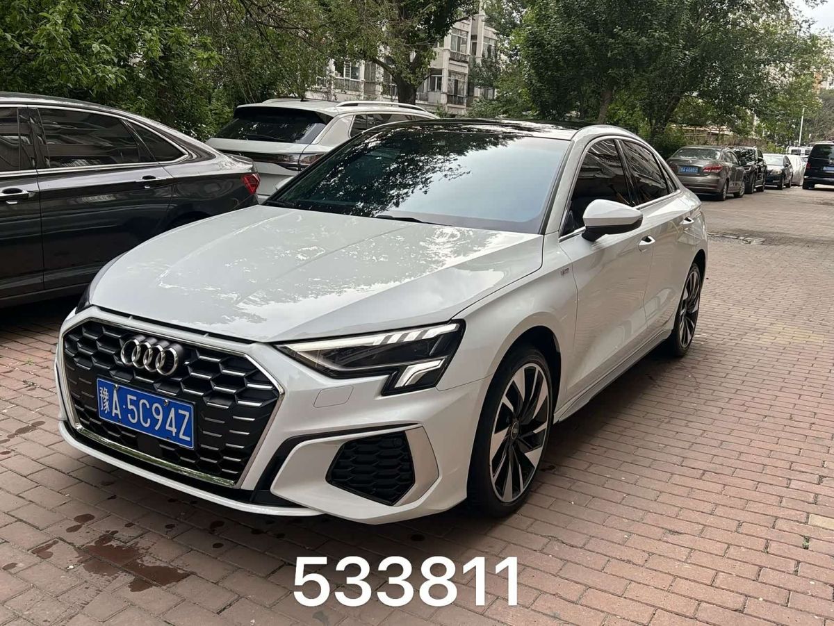 Audi A3, 2023 г., белый, 18 000 км Audi A3, 2023 г., белый, 18 000 км