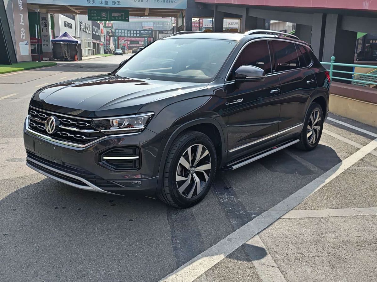 Volkswagen Tayron, 2021 г., чёрный, 65 000 км Volkswagen Tayron 2021 330TSI одна ведущая ось 30 юбилейная версия