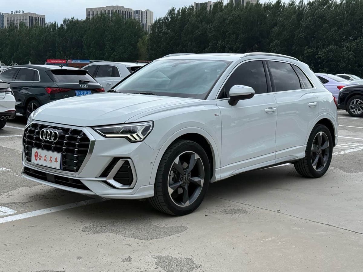Audi 奥迪Q3, 2022 г., белый, 37 000 км