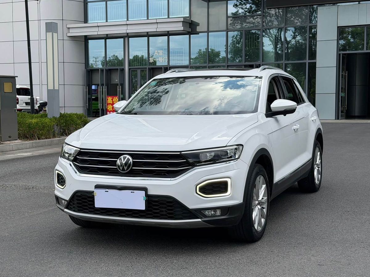 Volkswagen T-Roc, 2022 г., белый, 70 000 км Volkswagen T-Roc 2018 280TSI DSG одна ведущая ось Комфорт китайский экостандарт V