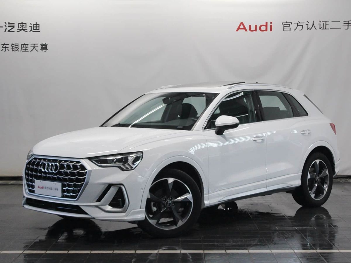 Audi Q3, 2024 г., белый, 64 500 км Audi 奥迪Q3, 2024 г., белый, 64 500 км