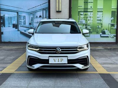 Volkswagen Tiguan L, 2022 г., белый, 28 600 км Volkswagen Tiguan L 2022 330TSI автомат одна ведущая ось R-Line комплектация «Юэсян»