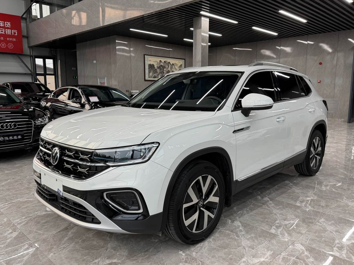 Volkswagen Tayron, 2023 г., белый, 20 000 км Volkswagen Tayron 2023 280TSI одна ведущая ось комплектация «Люкс Plus», исполнение «Цзиньцзе»
