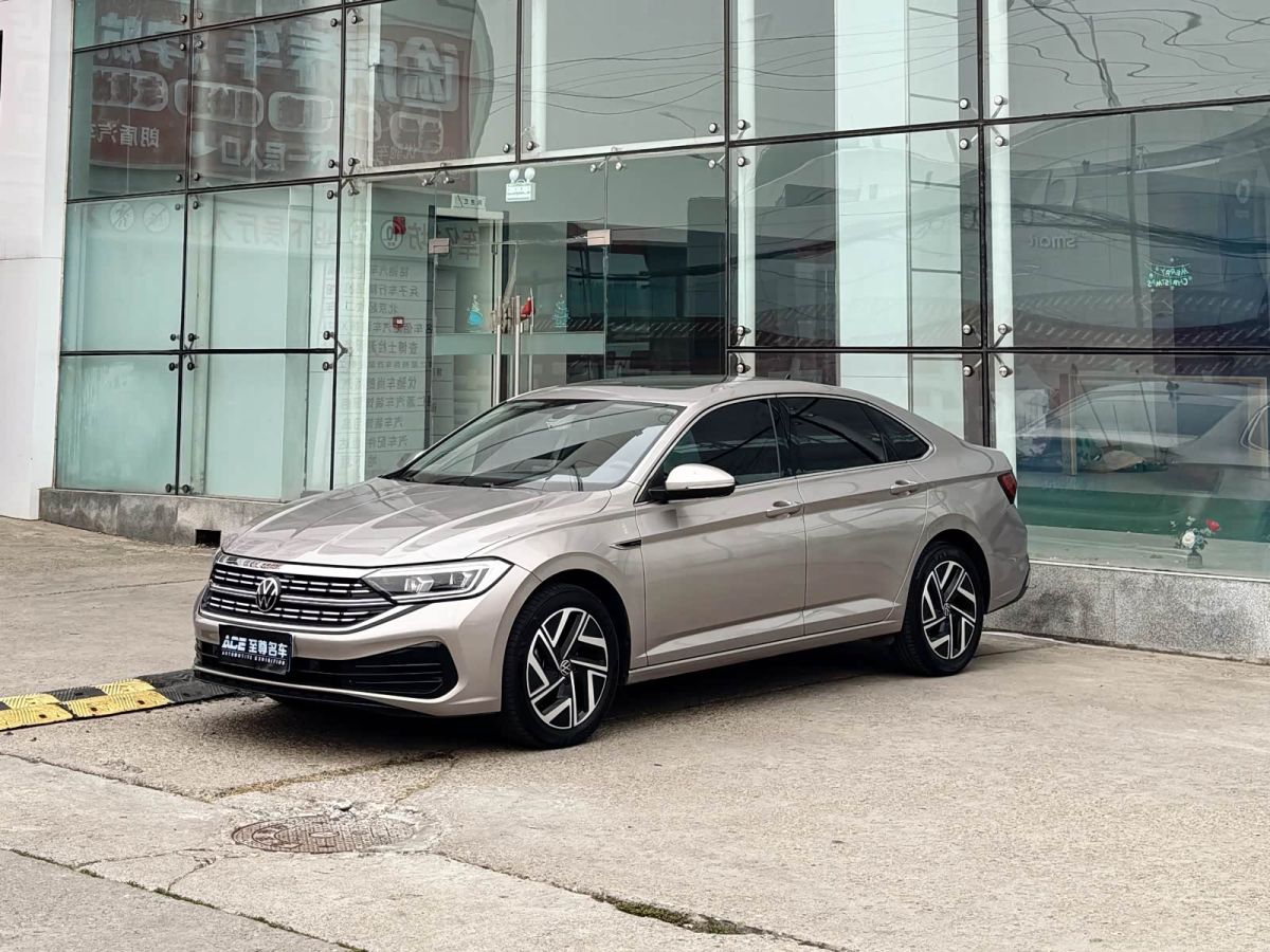 Volkswagen Sagitar, 2022 г., серебристый / серый, 69 000 км Volkswagen Sagitar 2023 300TSI DSG комплектация «Чаоюэ»