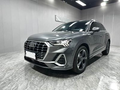 Audi 奥迪Q3, 2022 г., серебристый / серый, 18 000 км