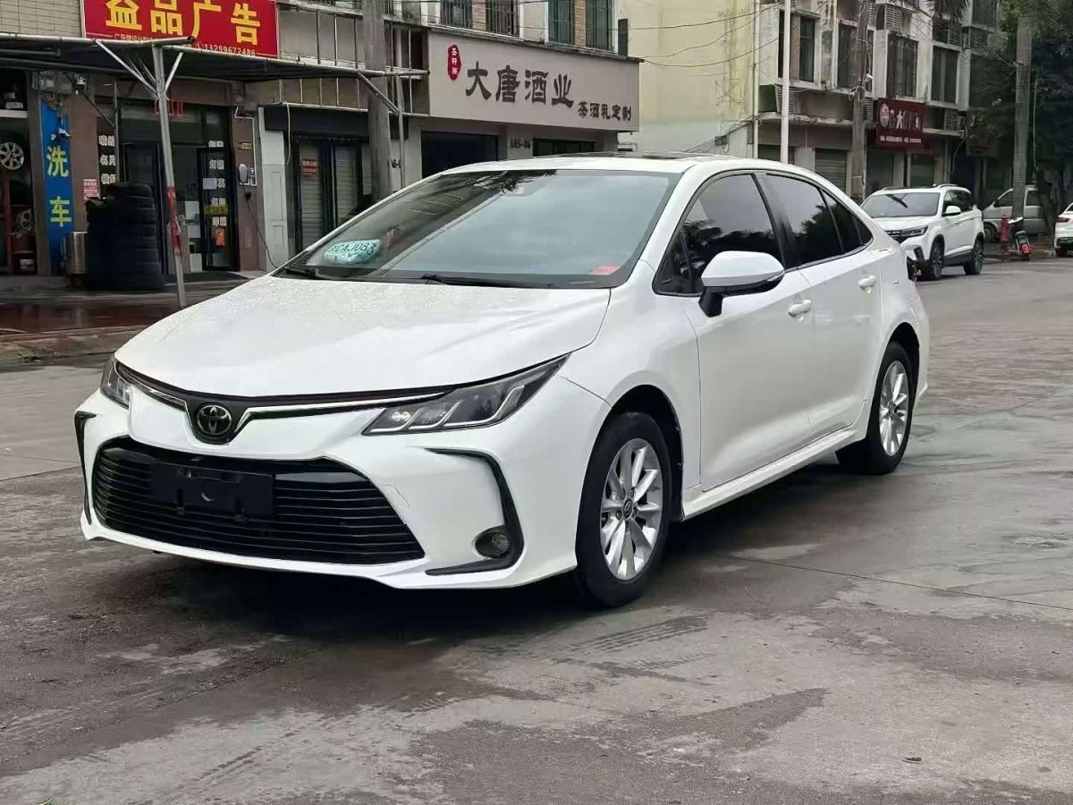 Toyota Corolla, 2021 г., белый, 70 000 км Toyota Corolla, 2021 г., белый, 70 000 км