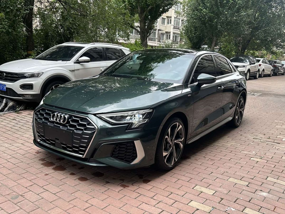 Audi A3, 2023 г., зелёный, 21 000 км