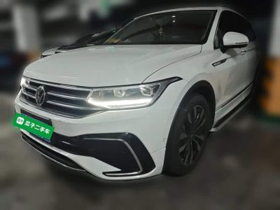 Volkswagen Tiguan L, 2021 г., чёрный, 31 900 км Volkswagen Tiguan L 2023 330TSI автомат одна ведущая ось R-Line комплектация «Юэсян»