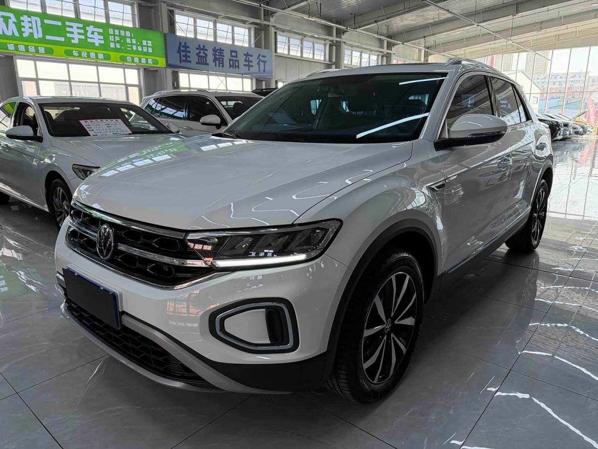 Volkswagen T-Roc, 2024 г., белый, 11 300 км Volkswagen T-Roc 2023 280TSI DSG одна ведущая ось Шигуан версия