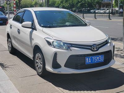 Toyota Vios FS, 2023 г., белый, 17 000 км Toyota Vios, 2021 г., белый, 60 000 км