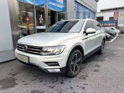 Volkswagen Tiguan L, 2021 г., белый, 58 000 км Volkswagen Tiguan L 2021 330TSI автомат одна ведущая ось комплектация «Умный комфорт»