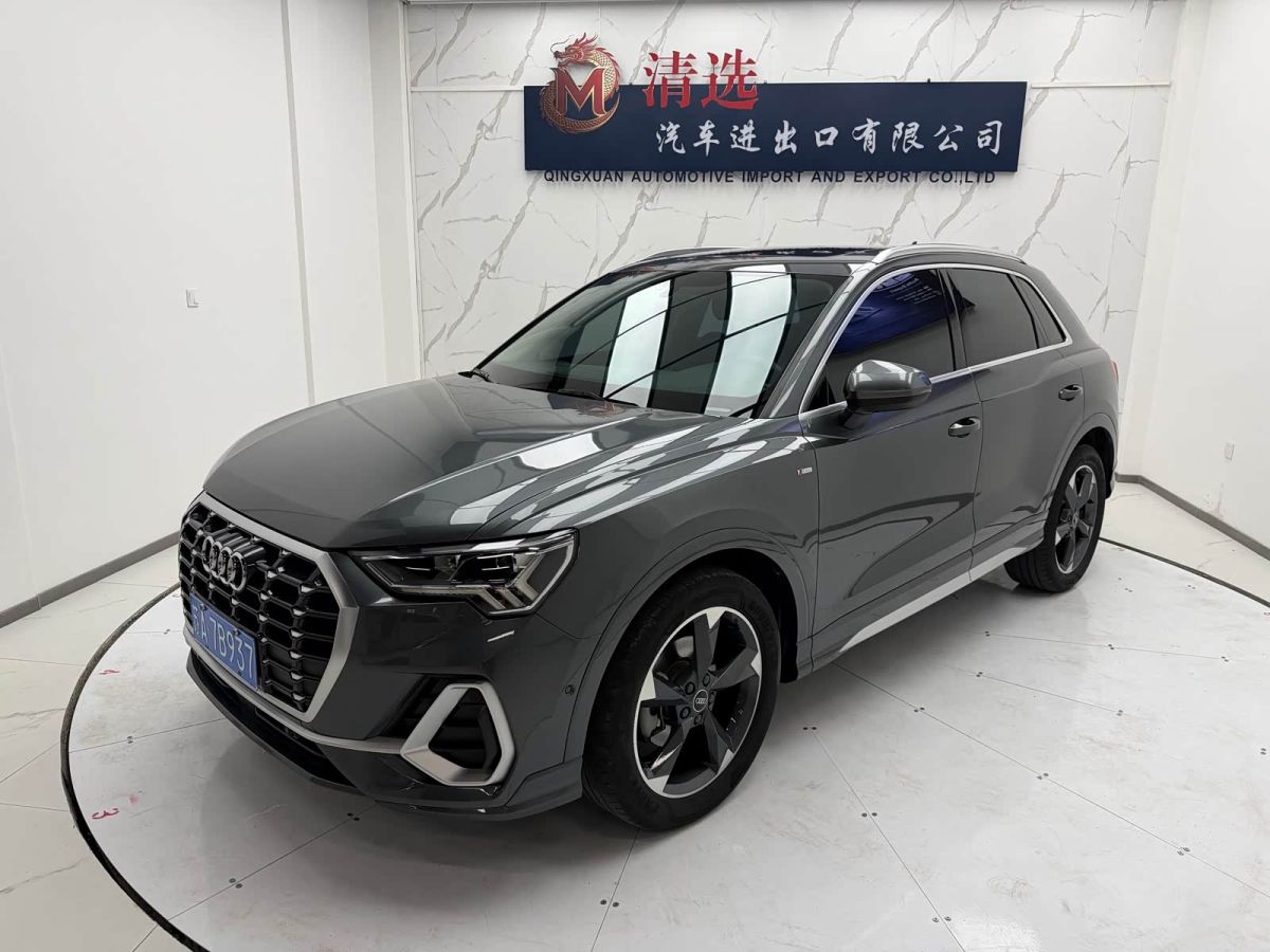 Audi 奥迪Q3, 2022 г., серебристый / серый, 25 000 км