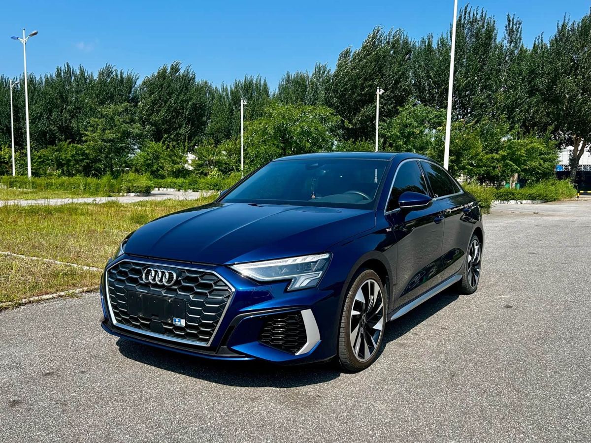 Audi A3, 2022 г., синий, 41 000 км Audi A3, 2022 г., синий, 41 000 км