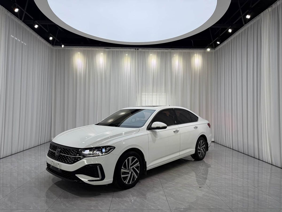 Volkswagen Lavida, 2023 г., белый, 45 000 км Volkswagen Lavida 2023 обновлённая версия 1.5L автомат исполнение «Звёздное небо» пять миллионов версия