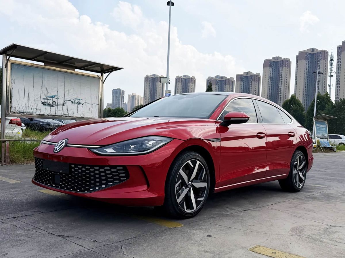 Volkswagen Lamando, 2022 г., красный / фиолетовый, 28 000 км Volkswagen Lamando 2022 Lamando L 280TSI DSG комплектация «Кула»