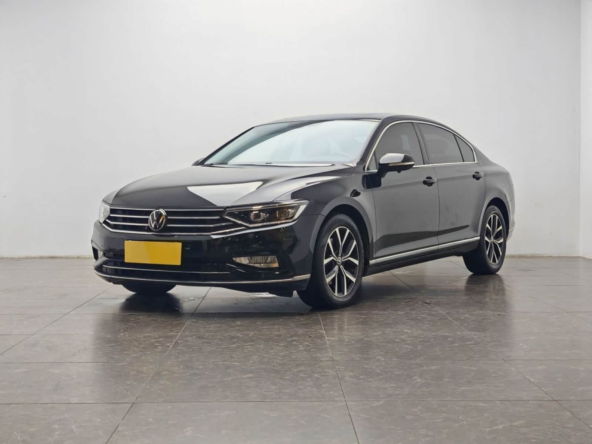 Volkswagen Magotan, 2021 г., чёрный, 63 800 км Volkswagen Magotan 2020 330TSI DSG комплектация «Лидер»