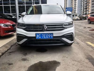 Volkswagen Tiguan L 2023 300TSI автомат одна ведущая ось комплектация «Умный комфорт»