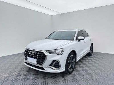 Audi Q3, 2023 г., белый, 21 000 км Audi 奥迪Q3, 2023 г., белый, 21 000 км