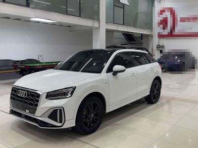 Audi Q2L, 2022 г., белый, 30 000 км Audi 奥迪Q2L, 2022 г., белый, 36 200 км